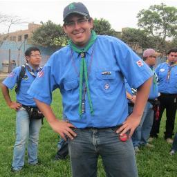 Soy un scout que quiere ayudar, y que pelea día a día por ser feliz. :)