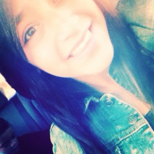 Hello im Alysia Robles follow me ill follow back (;