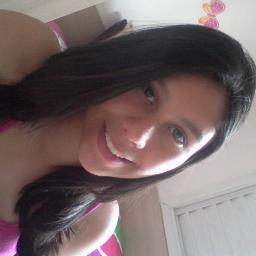 Sou tímida,não sou a garota mais bonita,sou ciumenta e amo dormir u_u , *-*