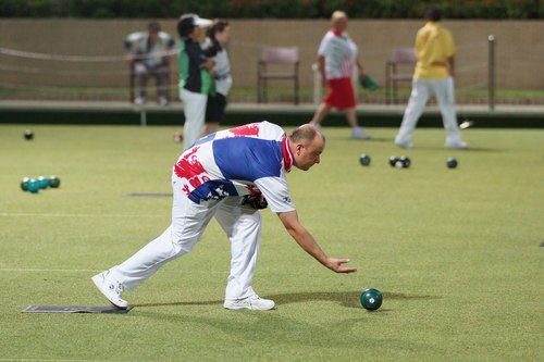 Balding Cornishman, plays bowls for Stenalees, Cornwall & England, loves all sports, big footie fan - forest and argyle, all views are my own! #NFFC #PAFC