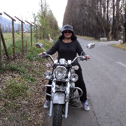 Teacher of English, married, no children, enjoying the big and small moments of life. I want to keep learning always.