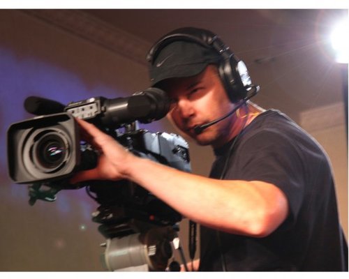 loftismike's profile picture. I work in video production, please send money.