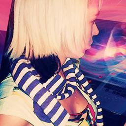 Di Lala Freelance Visual Artist and Designer. First Female Graffiti Writer of Turkey. 3D Projection Mapping: @fordfocus  VJ: @handeyener @trentemoeller Dj Sasha