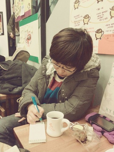 '정치'는 잘 몰라도 '정'많은 활동가.
'시민의 정서'는 잘 몰라도 잘못을 바로바로 '시정'하는 '소쿨'한 활동가.
'도움'은 되로 받고 '감사'는 말로주는 참 괜찮은 활동가.
이런 저라도 괜찮으신가요? '새마을 운동'이 아니라 '새마음 운동' 함께 해보실 분이요!! 손~
