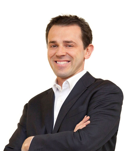Sindaco di Rovereto (Tn) dal giugno 2010 con una coalizione di Centrosinistra autonomista, laureato in Scienze ambientali.