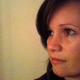 vrouw, moeder van tweeling, fysiotherapeute, vol emoties.........