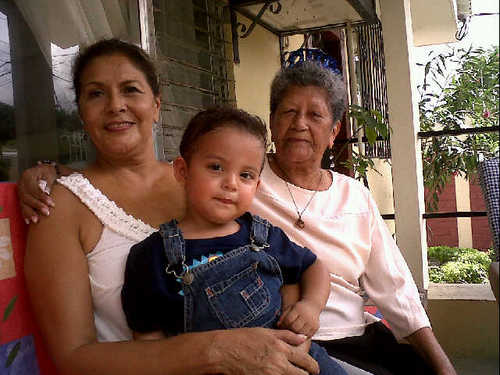 elsarocam's profile picture. Madre de 3 hermosas hijas, abuela de 5 angeles.