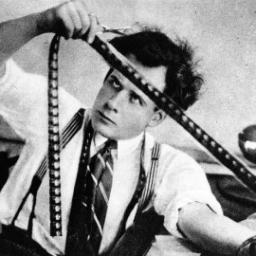 Sobretot, cine. Bordwellista. Escric a @ElCinefilCat i @cineasia_online