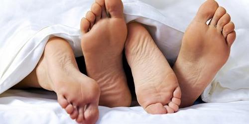 kimpoyAH's profile picture. Dibalik selimut ada kehangatan, foreplay dulu baru turn on