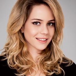 Pág. dedicada a atriz Leandra Leal, atualizada diariamente por fãs loucos por esta linda! Sigam :))
Twitter Ofc da Lê: @Leandra_leal