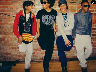 #TEAM ERRTHANGG !! Gonna be hitting you up wit some funny MB facts ! #TEAMFOLLOWBACK