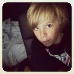 13, Ivar, Little Vampire ,Skrillex ,Metal, Indie , Punk , Hardcore , A7x , Instagram: vampireroach