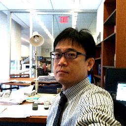 朝日新聞記者です。今はオピニオン編集部でフォーラム面編集長をしながら、自分でも書いています。沖縄、NYに駐在し、ロスジェネ企画を担当し、北極圏のルポをし、日中韓の愛国系若者に話を聞き、オバマ、トランプ両大統領の誕生を取材しました。統一感のなさがウリです。つぶやきは新聞社の見解ではなく、RTも同意とは限りません。