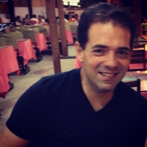 Um dia me disseram: ”Se você vier às nove da tarde, desde as três eu começarei a ser feliz...