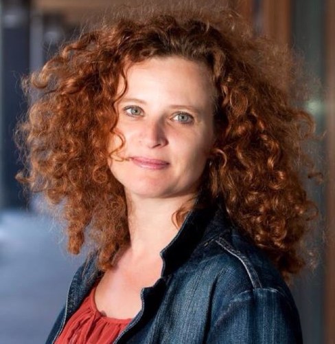 ByIlona's profile picture. Ik help MKB bedrijven om zich krachtiger te presenteren door hun unieke verhaal te visualiseren en zakelijk slim in te zetten.