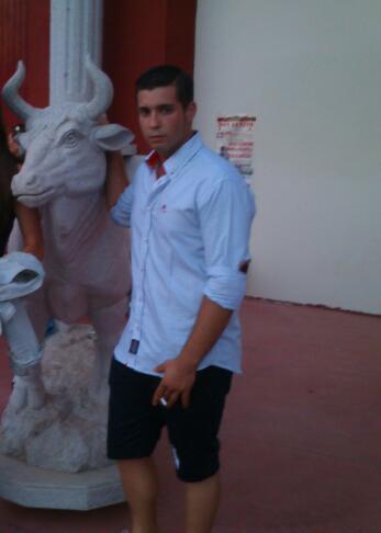 amante de los caballos,amigo de mis amigos,sanantonero hasta la muerte mi fecha favorita 24-7-11 y mi abuelo en mi corazon.