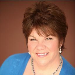 I work with passionate entrepreneurs to help them get the clarity, confidence and success strategies to become a 6 Figure Fearless Business Entrepreneur.