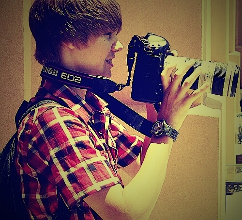 hi! i am 1# bieber fan i love him sooo much he is sooo handsome wanna know more follow me ;) Beauty and beat 3