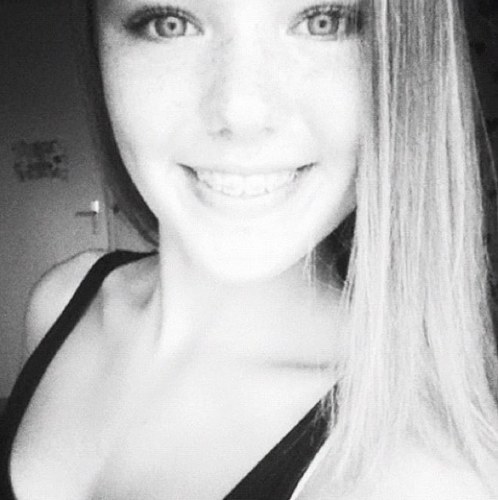 kyramarieke__'s profile picture. follow @_iadorekyra deze acount is gehackt!