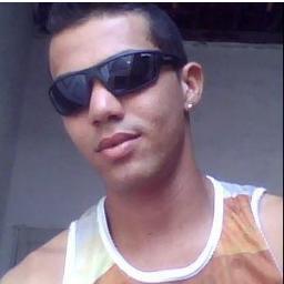 SOU UM RAPAIZ MUITO BRICALHÃO FOI CRIADO NA PRAIA DA CAUEIRA, ATUALMENTE ESTOU MORANDO EM ARACAJU. GOSTO FUTBOL, POLITICA E NOTICIA.