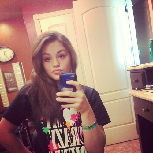 MpMariah's profile picture. I love my best friends!! makaylee and malori are babes!!!