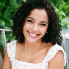 Márcia de Oliveira, atualmente como Graça na novela Carrossel. Já fiz a empregada Isabel na novela Vende-se Um Véu de Noiva. Perfil ÚNICO e OFICIAL.