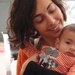 AnatBiger's profile picture. ילדית, קיצית, חברתית, אקדמאית, יוגית, דברנית,  ביבליותרפיסטית, אינטרנטית, אימהית, ואוהבת המון דברים