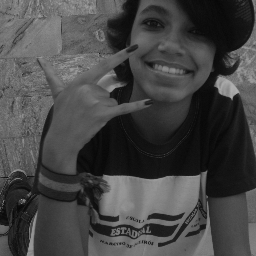 ♥ “Não sei viver de mentira. Não sei voar de pés no chão. Sou sempre eu mesma, mas com certeza não serei a mesma pra sempre.”