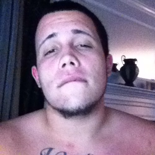 Live(Simply)Laugh(Always)Love(Often) Baller for life..Puerto Rican,Tatted,Smoke Weed,Just like to have fun!! #TeamIphone #HeatGANGHoe #MOE #NikeTeam
