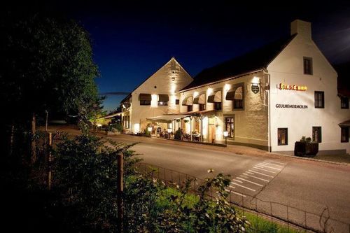 Wij heten u van harte welkom in ons gezellige en sfeervolle #bedrijf voor een kopje koffie, een #diner, #feesten en #partijen of een overnachting in ons #hotel.