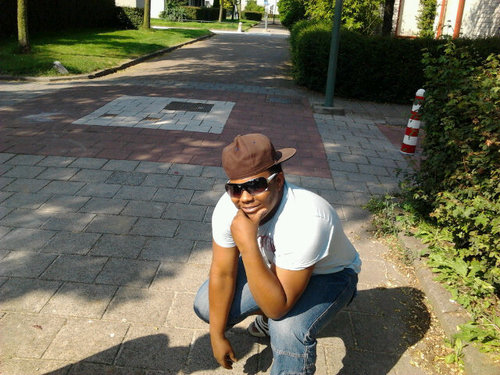 Dj_dave2011's profile picture. 