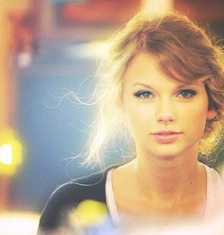 You're a fangirl and one understands you? Its a fan-problem.|| Follow us, we understand you♥