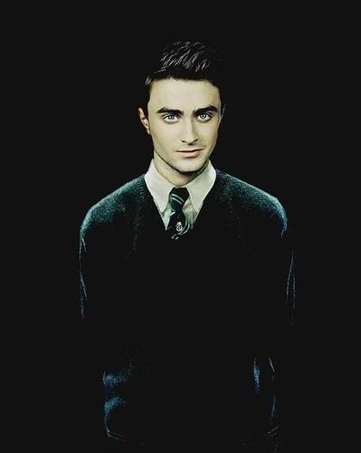 I am Harry Potter .Married 2 @NellyRiddle_ {Multi Rp}