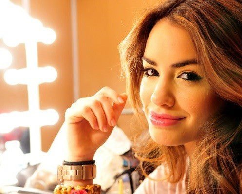 Un fan clube para la mas diosa @laliespos. since:23/09/2010