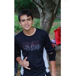 #Raylander,santa maria-rs,gremista,gosta de jogar fut no play,pretinho básico,panico na tv,etc.