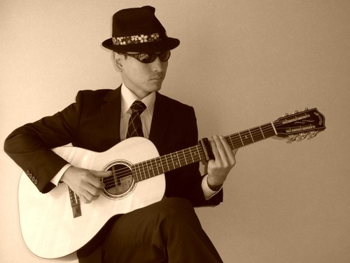 Mo_kkun's profile picture. ギターとお酒をこよなく愛す。Bluesと沖縄音楽が好き。３連シャッフルがたまりませぬ。