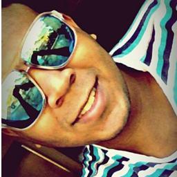 Cantor, Compositor, Ator, Rico e Muito famoso :)