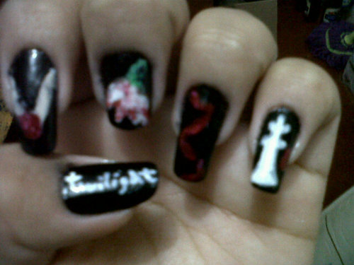 Twilighter, Krisbian y Robsessed. Me gustan las baladas, leer, dormir y cantar. Team Edward hasta que mi corazón deje de latir.