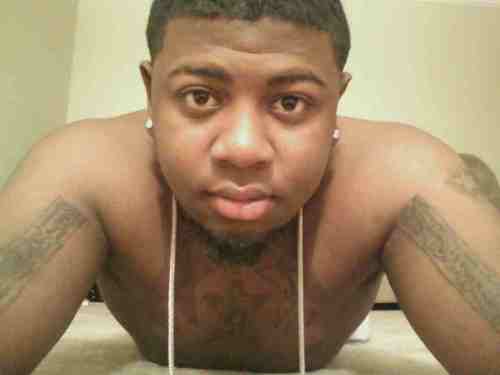 IMA UPCOMING SINGER FOLLOW ME/follow my Sis @Withlovedanae nd my Bruh @Igotztogetemm. #TEAM TATTED #BLAQUE DIAMOND/ #ABSTRACT /Im Looking For A Luhh Baby...
