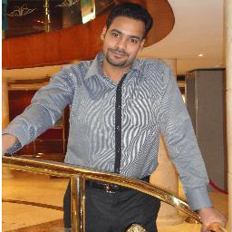‏هَذإْ أنَــــــــــــآ
أسلُوبي غريب آحيآناً
آغيب كثيراً ۈلآ آسأل
أشتـآق ولآ آخبر آحد بذلك
شخصيتي معقده لن يفهمهآ احد !!
لكن بين ضلوعى قلب صآدق لآ يخدع احد
