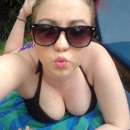 hi !! I'm Ashlee Jordan 
@Ashleelovetacos
 I love tacos  *_* and single