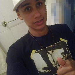 Alegre, Feliz, Determinado, Sonhador, Guerreiro, Parceiro, Boleiro, Ousado e Filho de Deus.