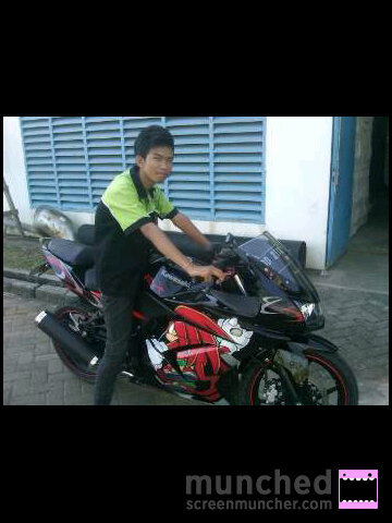 aryu_ank_titl's profile picture. Hadapilah semua dgn senyum