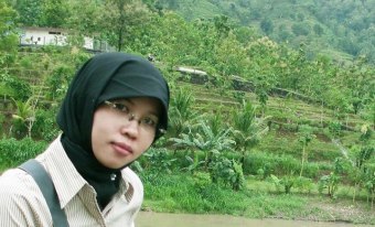 Announcer @RSPD 99,9 FM, Owner of wara online shop (http://t.co/LBB16HSv)