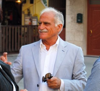 larryapua's profile picture. 