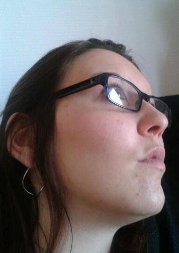 J'adore la musique, chanter, les animaux, la nature, les voyages. =))))