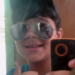 eu sou o q sou tenho um coração um grande sorriso e uma linda canção se Deus me fez assim fazer o q