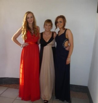 Lizzie64's profile picture. 