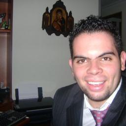 Abogado Javeriano Especialista en Derecho Administrativo y Constitucional. Magister en derecho constitucional. Abogado litigante!!