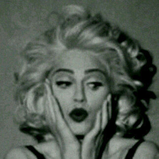 حــــيّ الله من درعــــــم و سوالــي Follow ♥